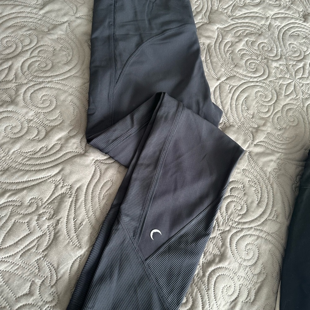 ZYIA Black Ribbed Premium Leggings